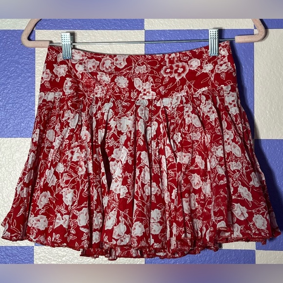 NWT Raga Ruffle Skirt in Red and White Floral - Size XS - Picture 2 of 4